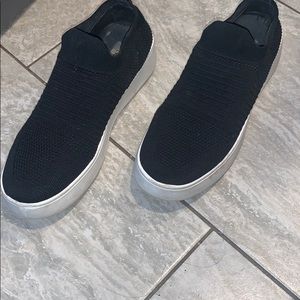 Super comfy Steve Madden slip on sneakers